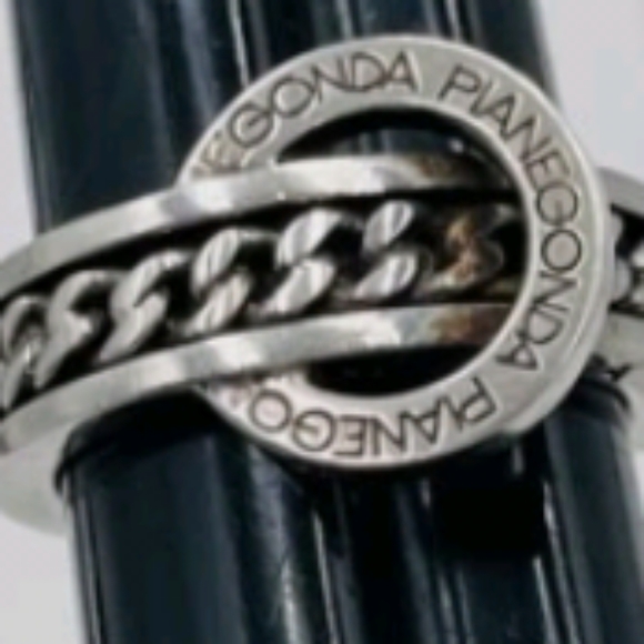 PIANEGONDA Jewelry - VERY RARE RETIRED PIANEGONDA Sterling Silver Chain Pattern Ring Size 8